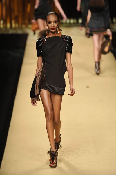 Look 50
